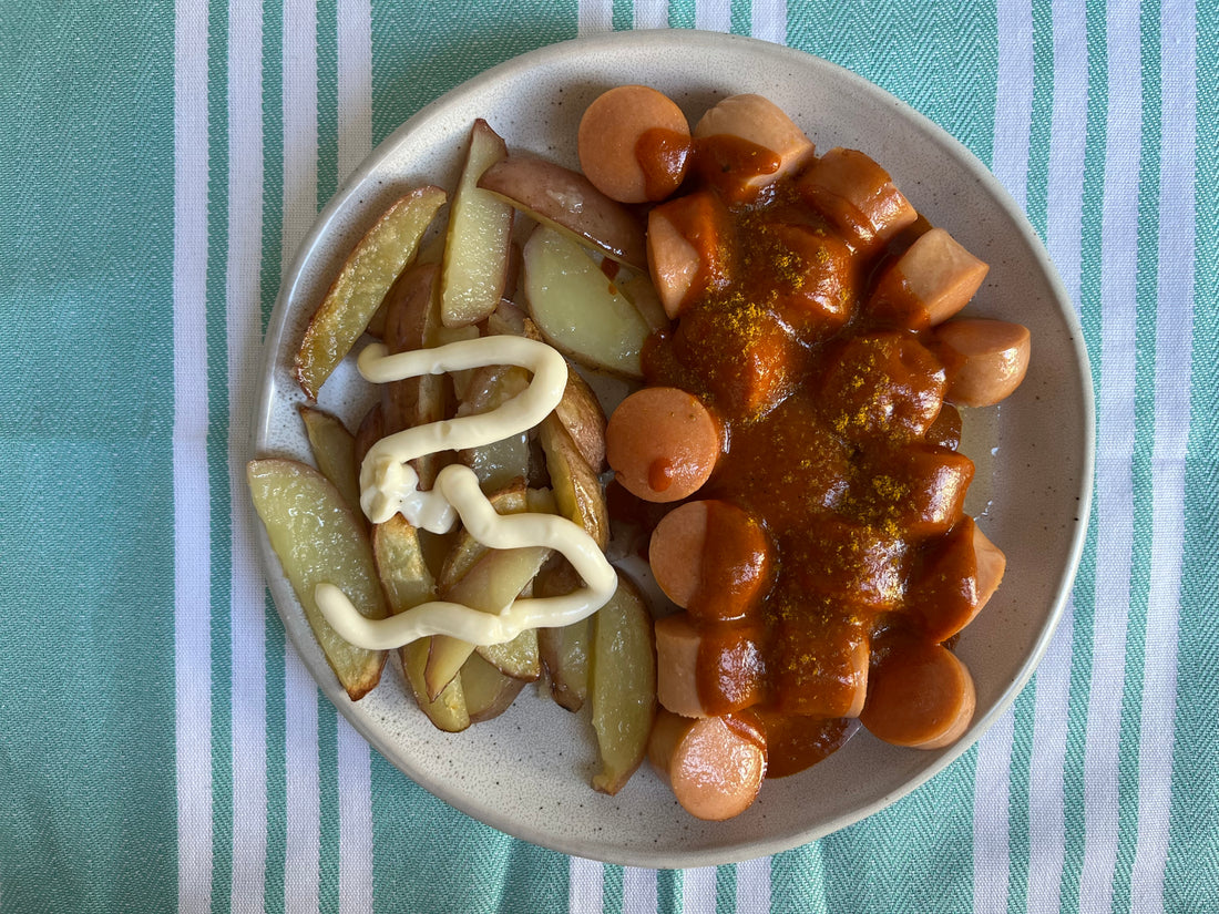 Hogyan fogjunk pasit EB idején? Egy sokat látott matróna tutibiztos tanácsa érdeklődőknek (Currywurst recepttel)